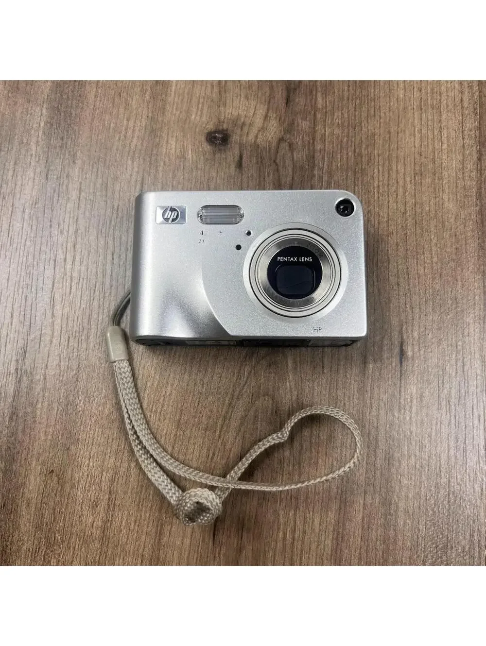 HP Photosmart R507 4.1MP Digital Camera Silver Retro Digicam + Charger, battery